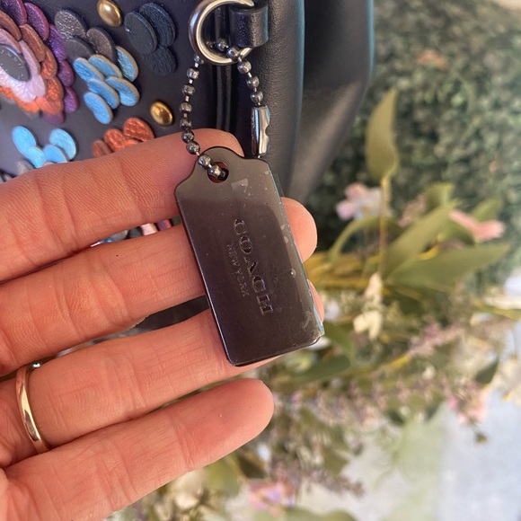 Coach Tea Rose Appliqué Kisslock Crossbody HTF - Picture 5 of 12